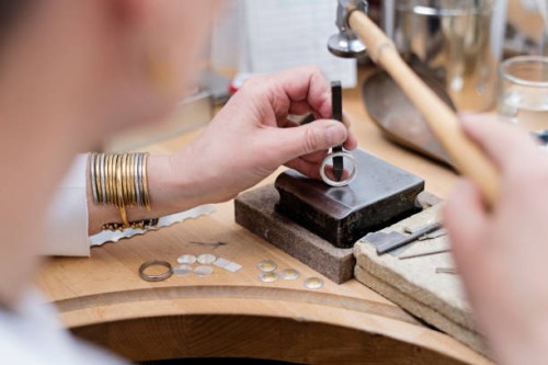 goldsmith at work. - fashion stock pictures, royalty-free photos & images