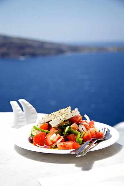 greek salad - food stockfoto's en -beelden