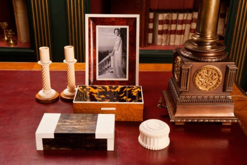 guinevere's antique shop - home decoration stock pictures, royalty-free photos & images