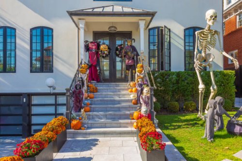 halloween decorations in front of luxury house, brooklyn, new york. - garden decoration stock pictures, royalty-free photos & images