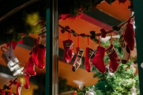 hanging decorating christmas socks - home decoration stock pictures, royalty-free photos & images