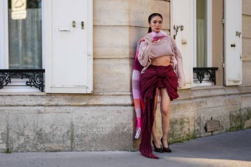 Heart Evangelista wears light pink pattern Acne Studios scarf, light pink cropped Acne Studios sweater, burgundy bordeaux high waisted bow Acne...