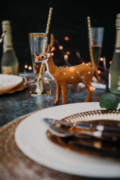 holidays xmas table dinner setting - home decoration stock pictures, royalty-free photos & images