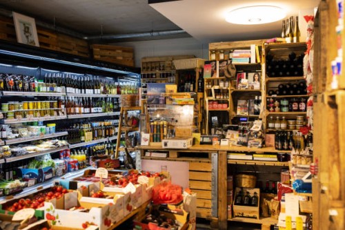 interior of grocery store during covid-19 outbreak - food stock pictures, royalty-free photos & images
