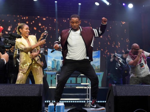 Jada Pinkett Smith watches husband Will Smith perform on stage with DJ Jazzy Jeff during the Paramount Pictures, Skydance and Jerry Bruckheimer Films...