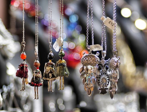 jewellery stand in covent garden - garden decoration stock-fotos und bilder