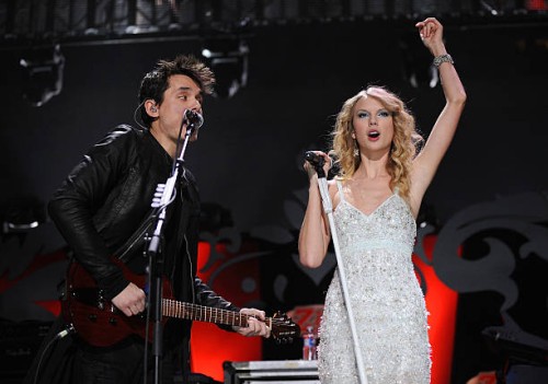 John Mayer and Taylor Swift perform onstage during Z100's Jingle Ball 2009 at Madison Square Garden on December 11, 2009 in New York City.