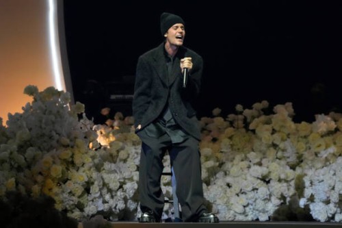 Justin Bieber performs onstage during Takeoff's Celebration of Life at State Farm Arena on November 11, 2022 in Atlanta, Georgia.