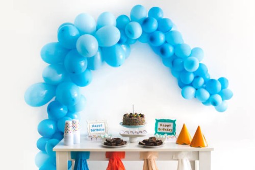 kids birthday party decoration and cake - home decoration stock pictures, royalty-free photos & images