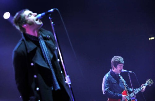 Liam Gallagher and Noel Gallagher of Oasis performing at Vorst Nationaal, Brussels, Belgium, 13th January 2009.
