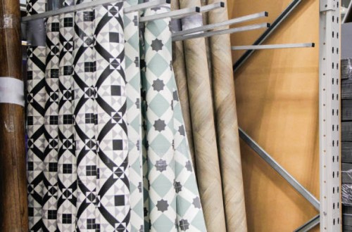 linoleum rolls - home decoration stock-fotos und bilder