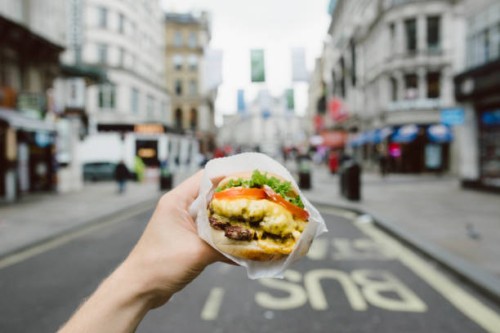 london street food - hamburger - junk food stock pictures, royalty-free photos & images