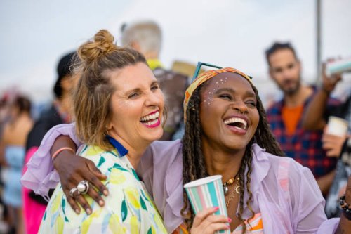 making memories at a festival - concert stock pictures, royalty-free photos & images