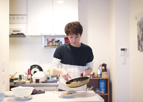 man cooking - food stock pictures, royalty-free photos & images