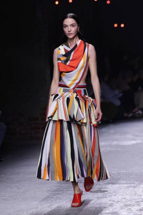 Mariacarla Boscono walks the runway at the Bottega Veneta fashion show during the Milan Womenswear Spring/Summer 2025 on September 21, 2024 in Milan,...