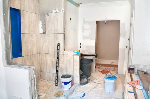 master bathroom remodeling: tiling in the shower - home decoration stock pictures, royalty-free photos & images
