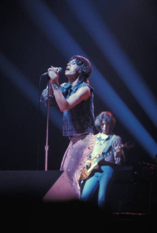 Mick Jagger et Mick Taylor lors d'un concert des Rolling Stones le 17 octobre 1973 à Bruxelles, Belgique.