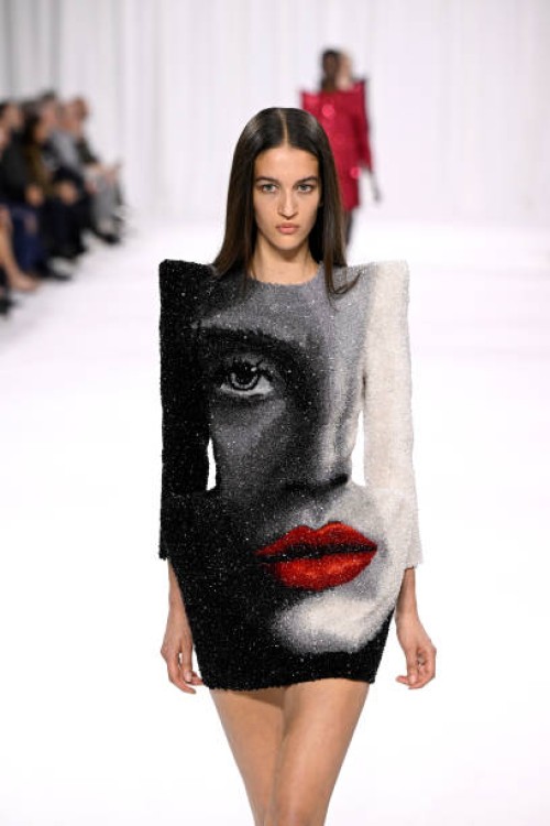 Model walks the runway during the Balmain Womenswear Spring-Summer 2025 show as part of Paris Fashion Week on September 25, 2024 in Paris, France.