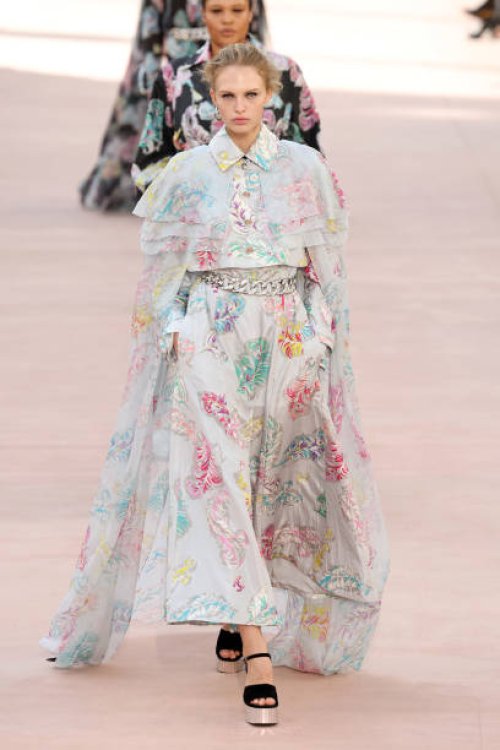 Model walks the runway during the Chanel Paris Womenswear Spring-Summer 2025 show as part of Paris Fashion Week on October 01, 2024 in Paris, France.