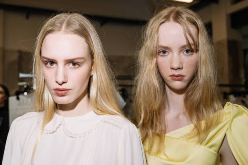 Models pose backstage at the N°21 fashion show during the Milan Fashion Week - Womenswear Fall/Winter 2025/2026 on February 25, 2025 in Milan, Italy.