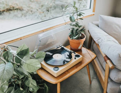 modern record player in a stylish living room - home decoration stock pictures, royalty-free photos & images