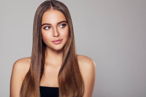 mujer joven con hermoso peinado marrón - hairstyle fotografías e imágenes de stock