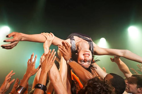 music performer crowd surfing - concert stock pictures, royalty-free photos & images