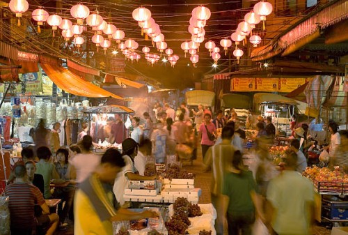 night market in bangkok's china town - food stock pictures, royalty-free photos & images