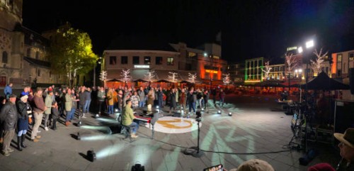 open air christmas concert - concert stock pictures, royalty-free photos & images