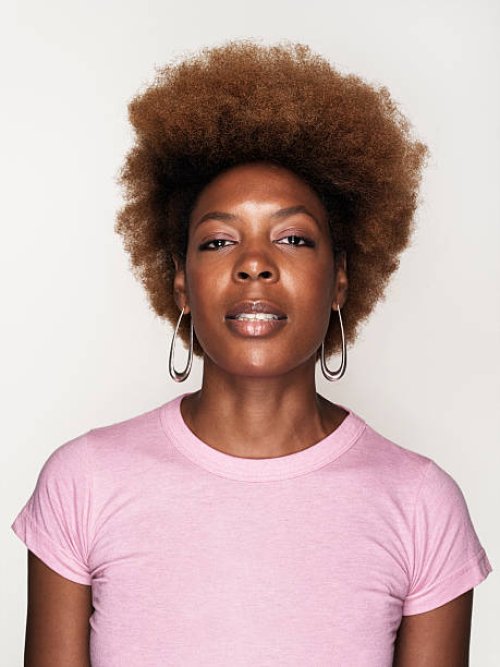 portrait of individual on a white background - hairstyle stockfoto's en -beelden