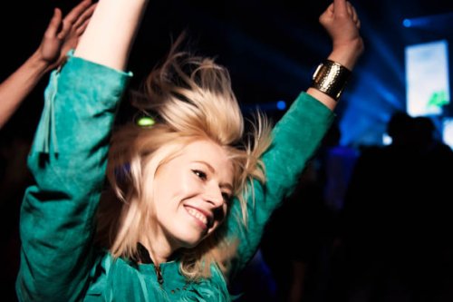 portrait of woman having fun at music event - concert stock pictures, royalty-free photos & images