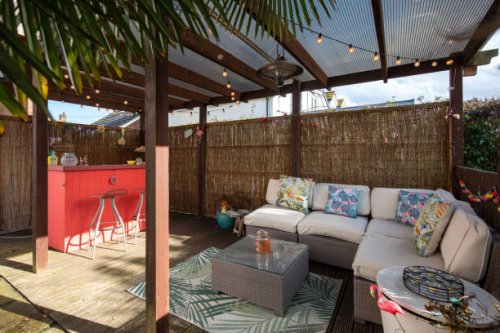property interiors - garden decoration stockfoto's en -beelden