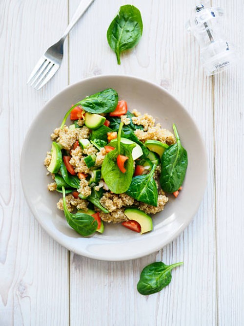 quinoa salad - food stockfoto's en -beelden