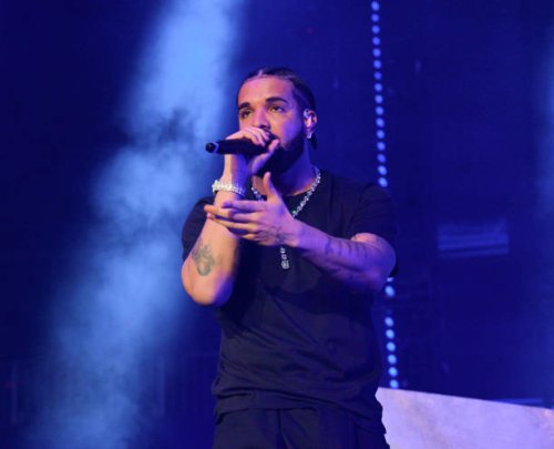 Rapper Drake performs onstage during "Lil Baby & Friends Birthday Celebration Concert" at State Farm Arena on December 9, 2022 in Atlanta, Georgia.