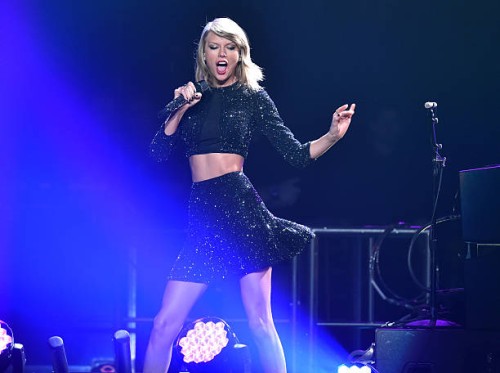 Recording artist Taylor Swift performs onstage during KIIS FM's Jingle Ball 2014 powered by LINE at Staples Center on December 5, 2014 in Los...