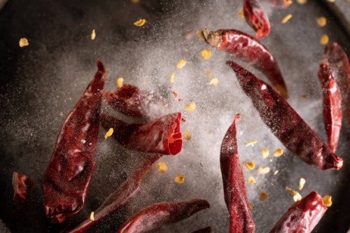 red chili pepper in high speed photographer - food photos et images de collection