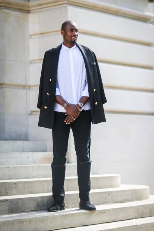 Serge Ibaka attends the Balmain Menswear Spring/Summer 2018 show as part of Paris Fashion Week on June 24, 2017 in Paris, France.