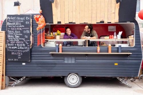 serving chinese food truck - junk food stock pictures, royalty-free photos & images