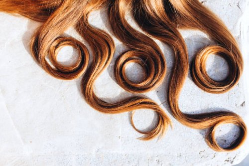shiny long hair. - hairstyle photos et images de collection