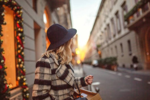 shopping day in the city - fashion stock pictures, royalty-free photos & images