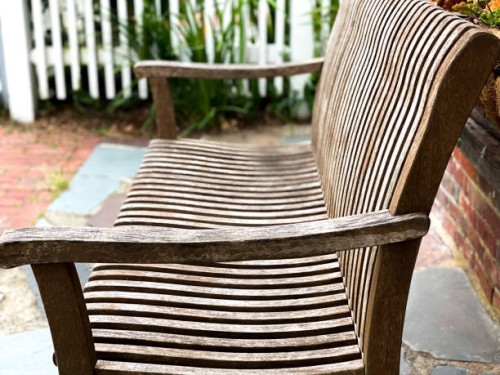 side profile of wooden outdoor bench - garden decoration stock pictures, royalty-free photos & images
