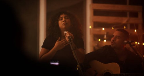 sing with all your soul - concert stock pictures, royalty-free photos & images