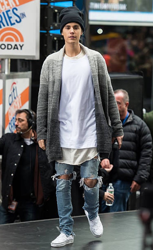 Singer-songwriter Justin Bieber performs on NBC's "Today" Citi Concert Series at the NBC's TODAY Show on November 18, 2015 in New York, New York.