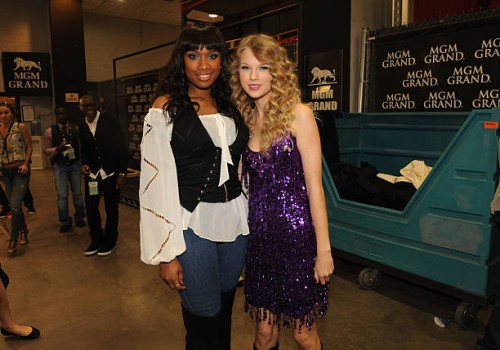 Singers Jennifer Hudson and Taylor Swift pose backstage during Brooks & Dunn's The Last Rodeo Show at the MGM Grand Garden Arena on April 19, 2010 in...