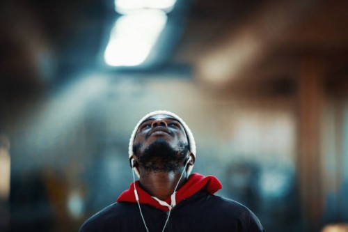 street portrait of a young african american man. - fashion stock pictures, royalty-free photos & images