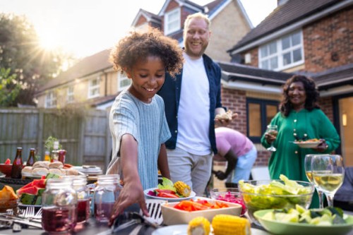 summer bbq vibes with family and friends - food stock pictures, royalty-free photos & images