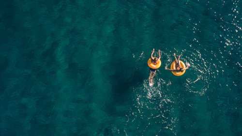 summertime fun! - travel stockfoto's en -beelden