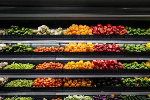 supermarket organic vegetables shelf - food stock pictures, royalty-free photos & images