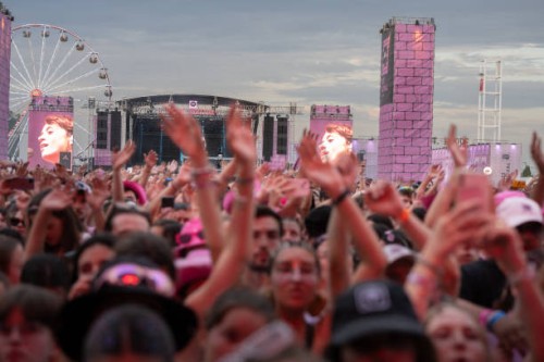 The crowd at Pomme s concert at the Rose Festival, Aussonne, 31 August 2024.