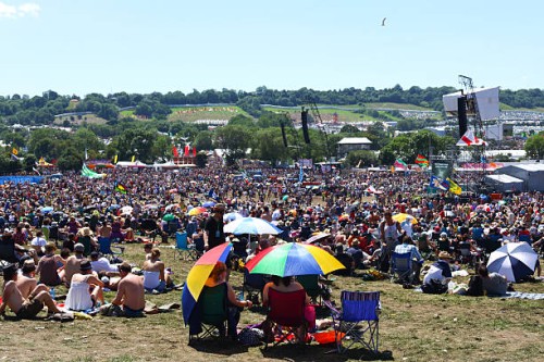 the glastonbury festival 2011 - concert stock pictures, royalty-free photos & images